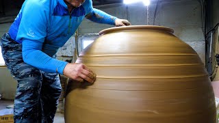 Process of Making Korean Traditional Jar. Korean Artisan With 50 Years of Experience.