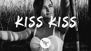 Video thumbnail of "Machine Gun Kelly - kiss kiss (Lyrics)"