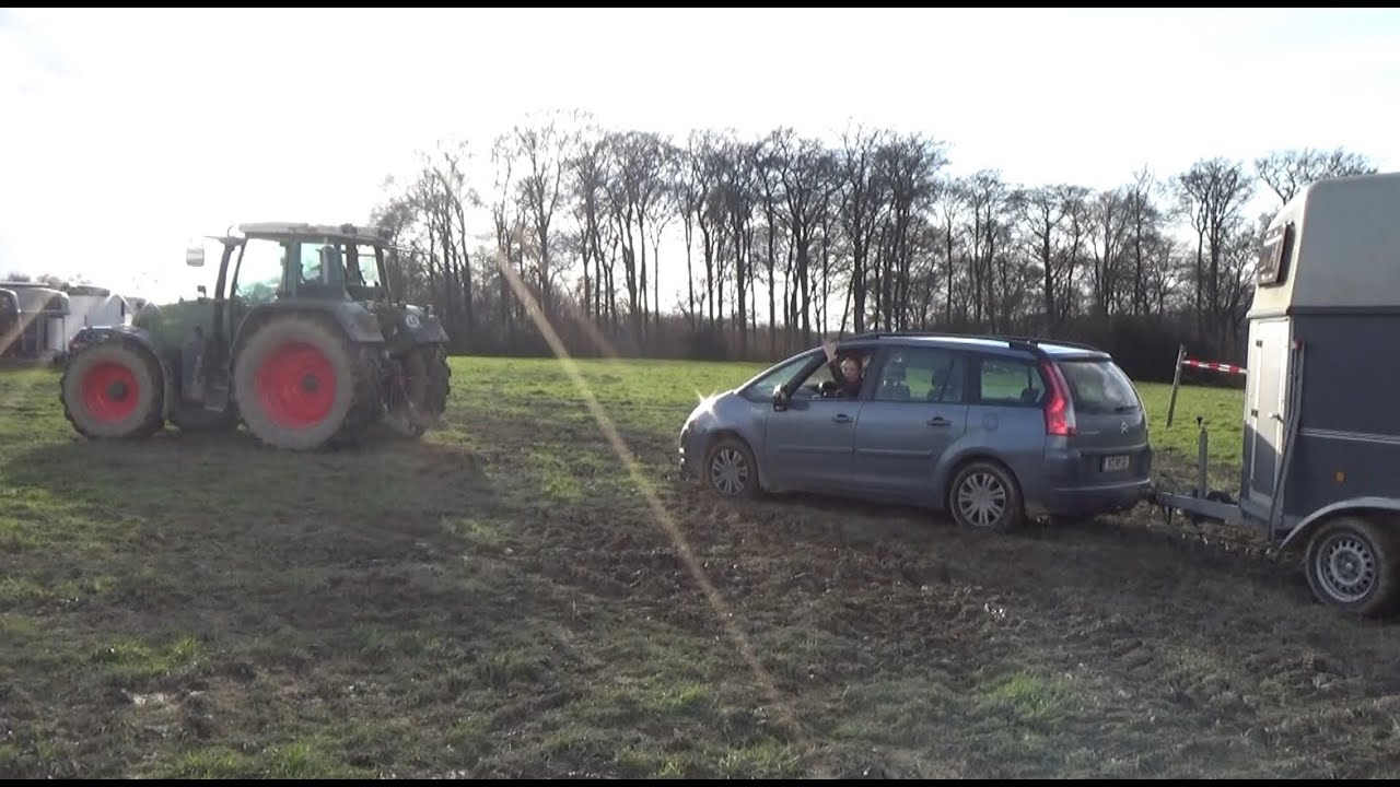 TURNIER] M*-Dressur & Abschleppen vom Traktor in Velbert 