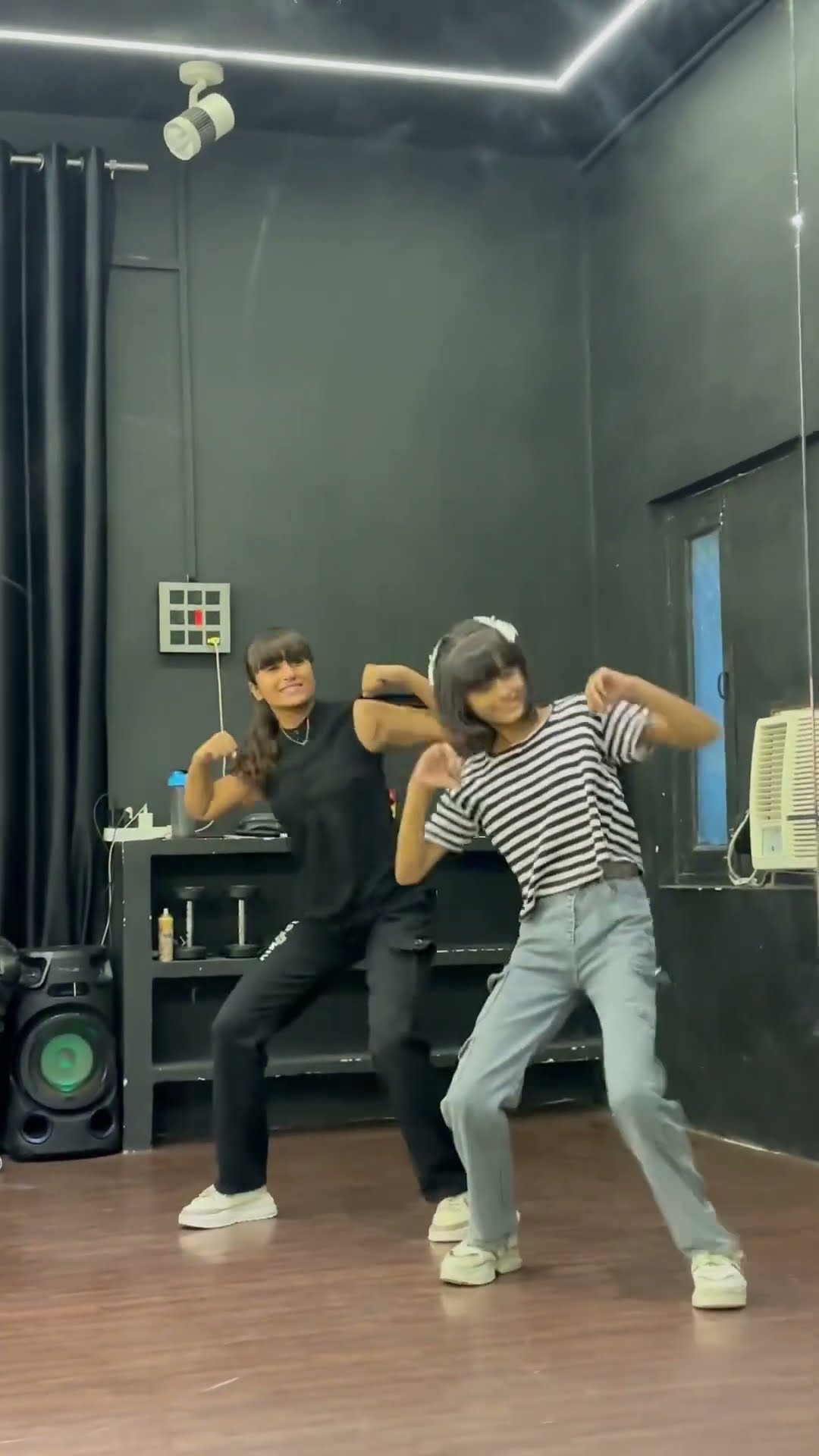 With bhen ❤️☺️? #love #song #dance #comment #dancesongcover #subscribe #dance