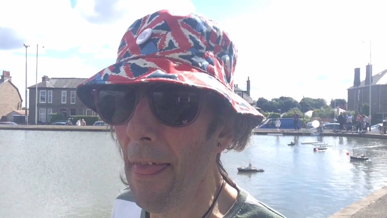 Dundee Model boat club fun day 2016. YouTube