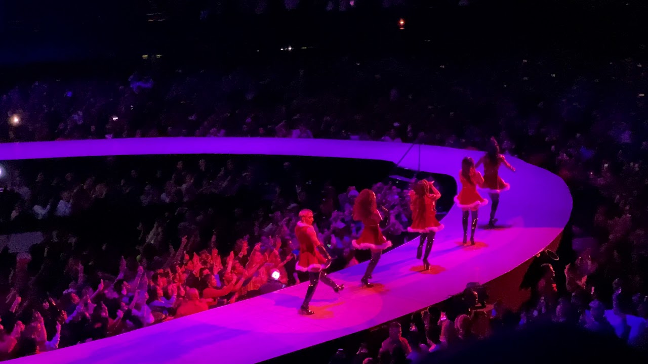 Ariana Grande Last night of Sweetener Tour Thank You, Next