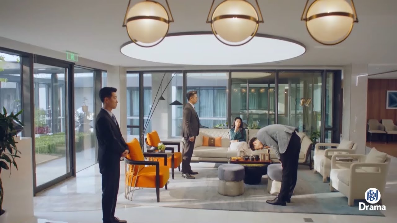 董事長向妻子發誓，跟私生子斷絕關系，哪料轉身兒子就在身後，對他三鞠躬！