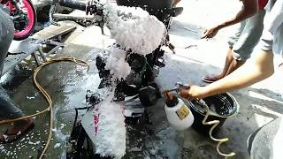 Proses pembuatan snow foam dari tabung salju ikame dan shampo motor || STICKER MOTOR. 