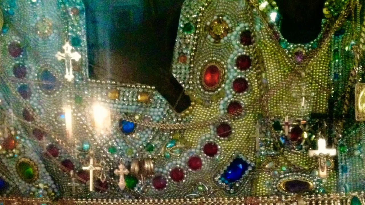 Нигде такого не увидите! Красивые детали старинных икон. Старинные иконы, вышитые бисером.