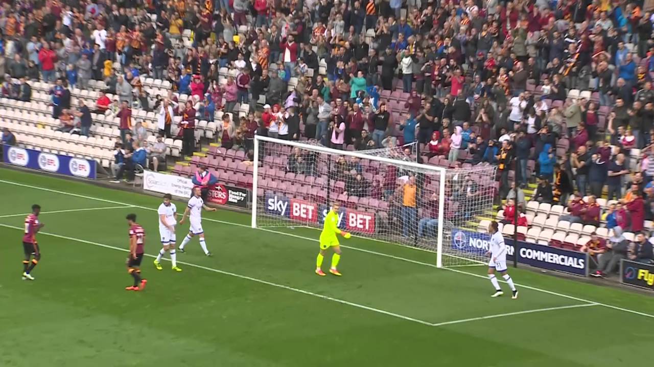 Bradford v Oldham football score