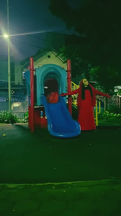 PENAMPAKAN HANTU DINGDONG DI TAMAN BERMAIN ANAK - ANAK | DINGDONG GHOST SIGHTING | #shorts #horror