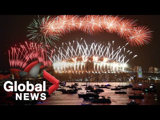 New Year's 2020: Sydney puts on famous fireworks display | FULL class=