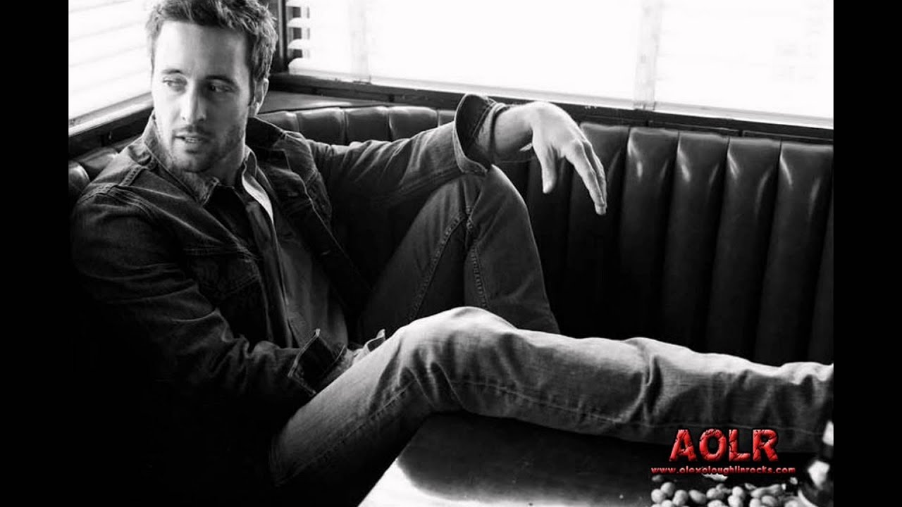 Alex O'Loughlin - In blue