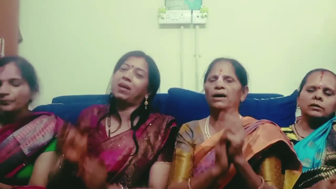 बहुत प्यारी होली है सुनिए 