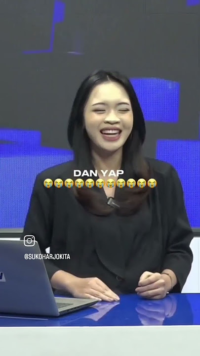 wajar kalo  dia ketawa sih....  maunya romantis mandi bareng berdua, eh ada yg mo ikutan jd b3.