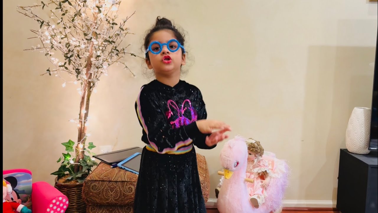 | Meet the cutest teacher on YouTube | Life in USA | Life with Sia 