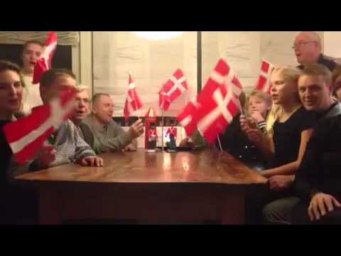 Video: Feirer 110 år Med Seersucker: Gratulerer Med Dagen Til Den Perfekte Drakten