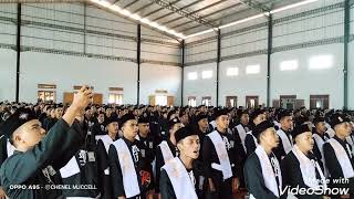 RIBUAN PSHT CABANG JEMBER MENYANYIKAN LAGU INDONESIARAYA DAN MARES PSHT DI PADEPOKAN AGUNG MADIUN