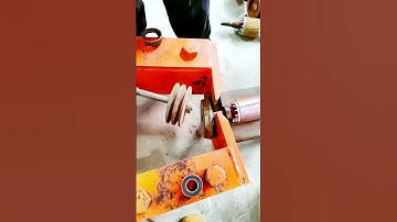 The process of dismantling the engine  -  good tools and machinery can increase work efficiency