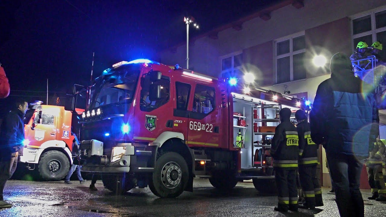 [TRĄBY] Przyjazd i powitanie nowego wozu dla OSP Leszno - GBA Volvo 669[M]22 od Bocar + pokaz