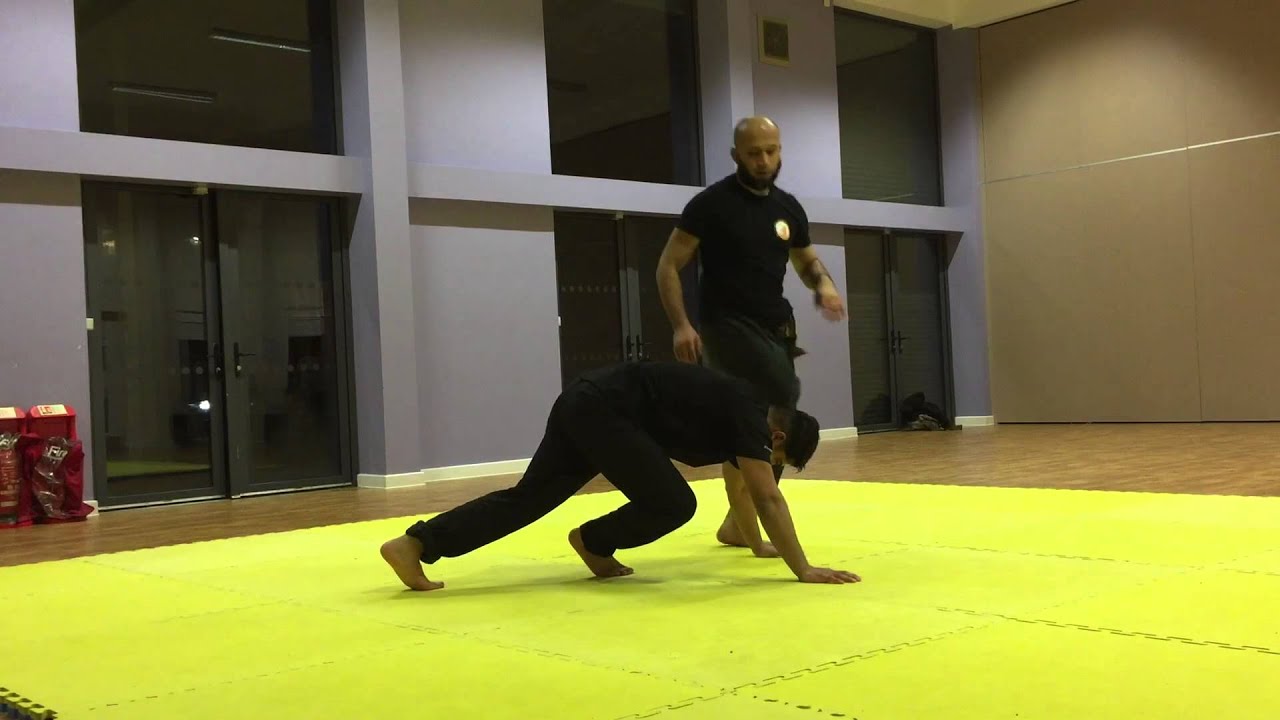 Silat Buka Lingkaran Instructor Ash Miah.