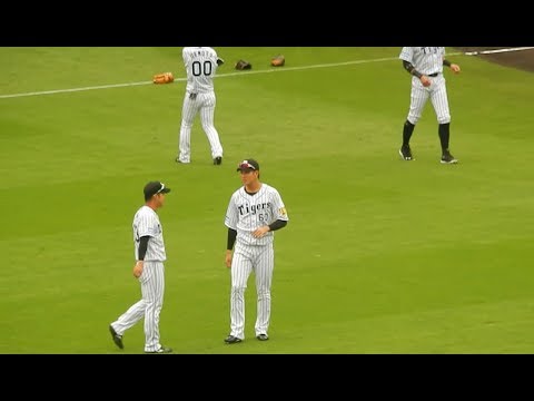 阪神タイガース2017CS/糸原選手が１軍に帰ってきました。試合前練習。(2017.10.14)