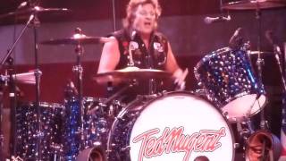 Miniatura de vídeo de "Ted Nugent - Baby Please Don't Go @ The Grove Of Anaheim CA. 6-30-2011"