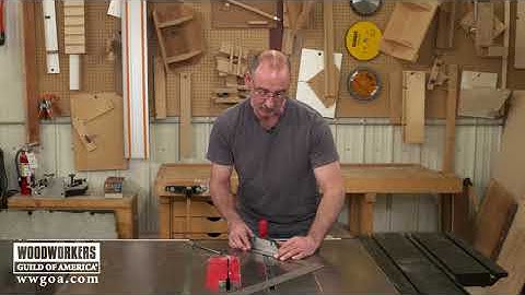 How to Set a Miter Gauge for 45 Degrees
