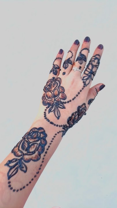 ramadan mubarak mehndi design 2025