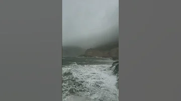 لو اقول من البحر مثل الهوا ماهو بقدي ماقدرت اقول قلبي تاب 