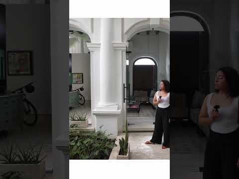Casa centenaria con gran patio central. #CasaEnMerida #cotaparedes