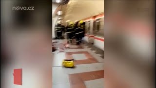 Tragická smrt pádu muže (†52) v pražském metru