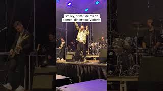 Download Lagu Smiley, primit de mii de oameni din orașul Victoria MP3 Download Lagu Smiley, primit de mii de oameni din orașul Victoria MP3
