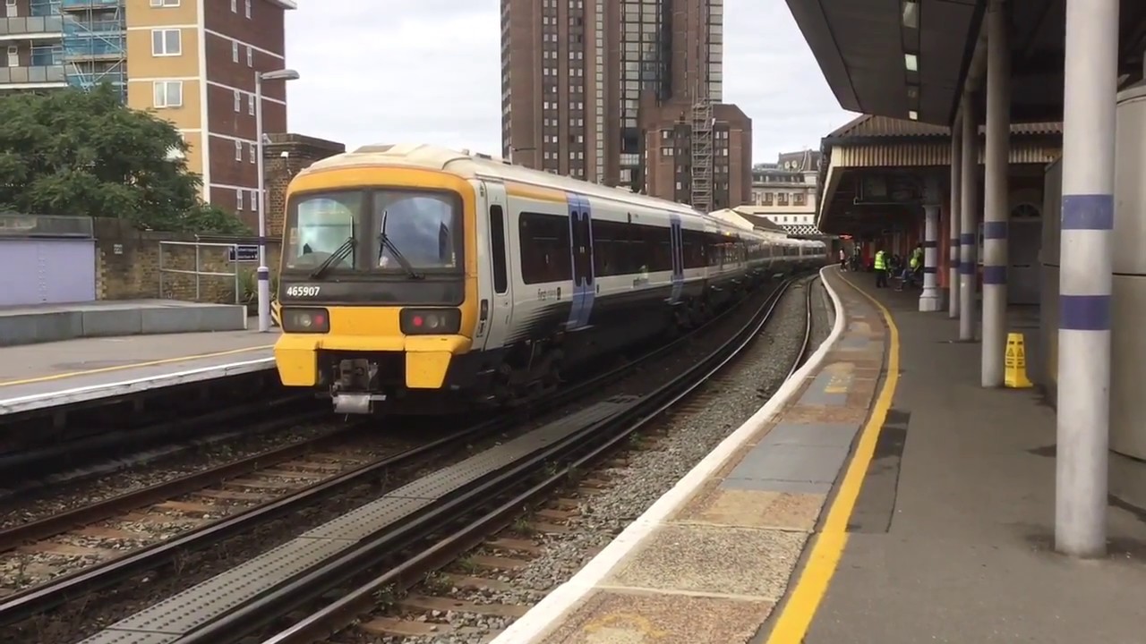 *Morning peak* Trains at London Waterloo East 27/08/18
