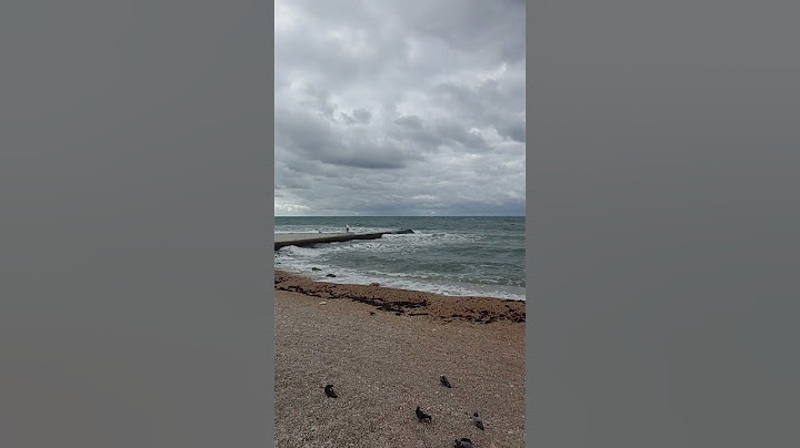 Штормовое осеннее море в Севастополе