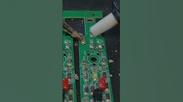 how to use desoldering pump. #solderingtutorial #solderingtips #solderingiron #desolderingpump
