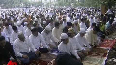Muslims Cast Stones at 