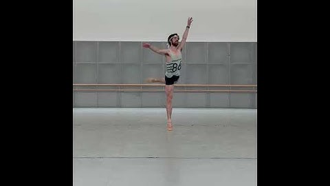 Male ballet dancer, grand allegro