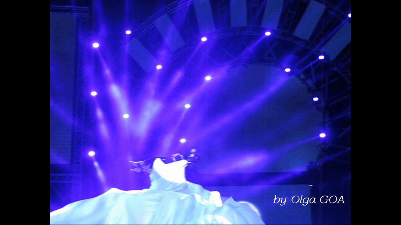 SRK @iamsrk Live Concert in Dubai with Madhuri & Deepika - 1 december 2013 (part 1)