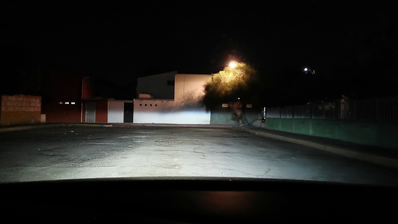 ▷ los en los faros (lupa) del coche?