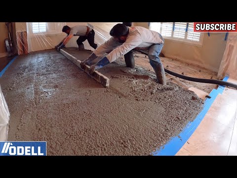 वीडियो: अपार्टमेंट में फर्श भरना