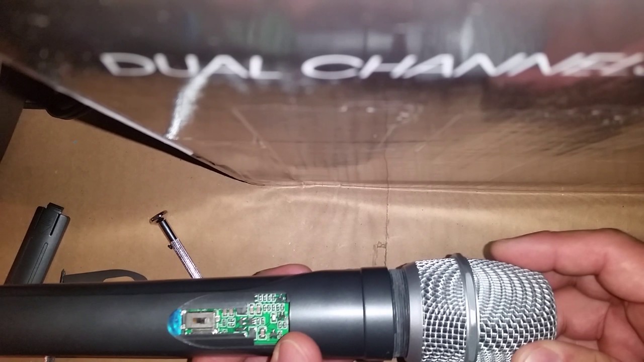 changing the gain on a UHF Pro mic