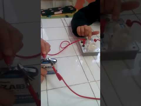 تدوير مروحية بواسطة بطارية