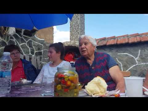 Баба Вела от Мечка (Оборище) на 90 г. пее и разказва!