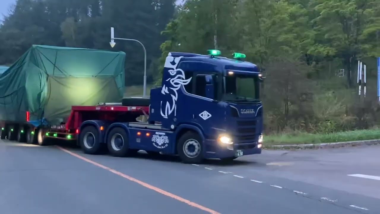 ☆特殊トレーラーが北の大地で深夜の超寸法輸送☆ - YouTube