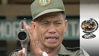 The US Hunts Down Filipino Extremist Group Abu Sayyaf (2002)