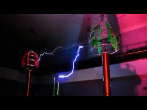 عالم الفن مهرجان موسيقى الكهرباء