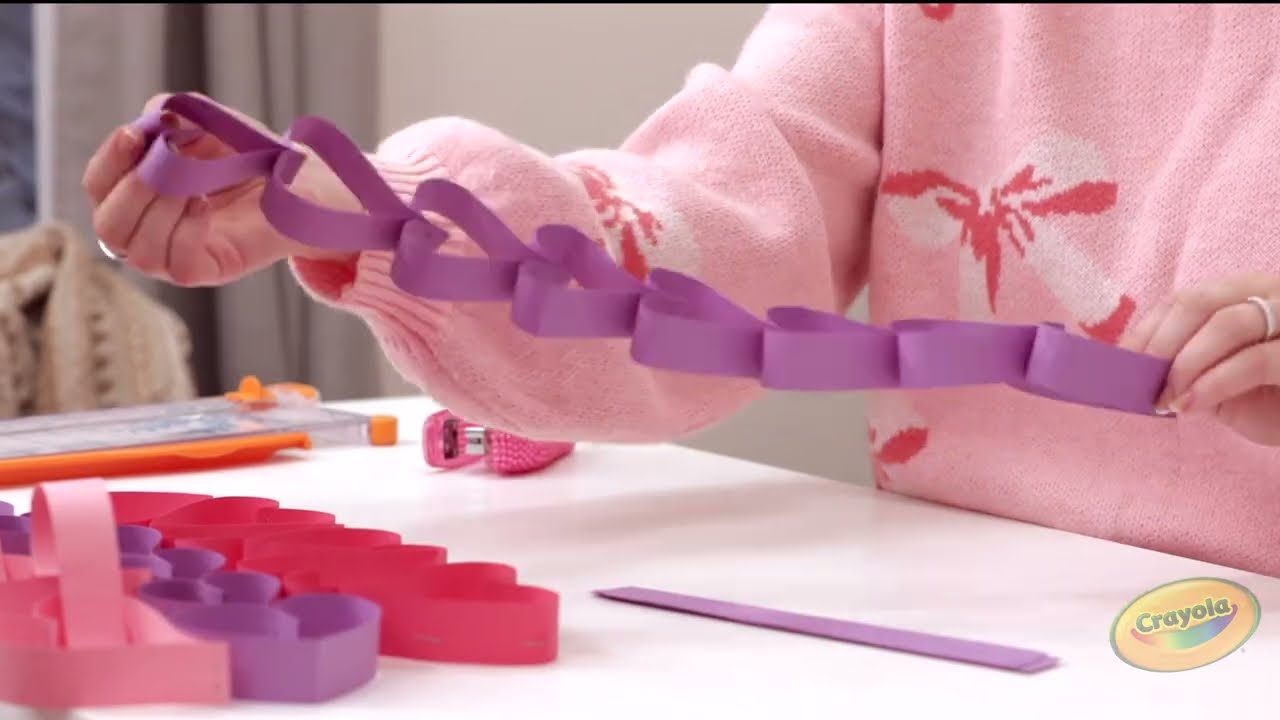 Crayola Valentine's Day Construction Paper Garland Craft