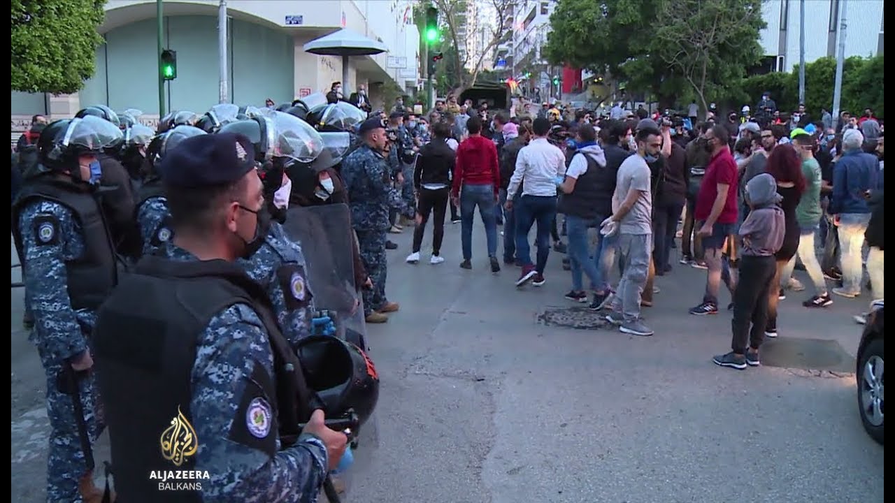 احتجاجات في لبنان: انتقادات للبنك المركزي بسبب انخفاض قيمة العملة