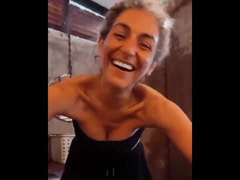 Video: Бул калай: Регина Тодоренко Балиде оозу менен массаж жасаган