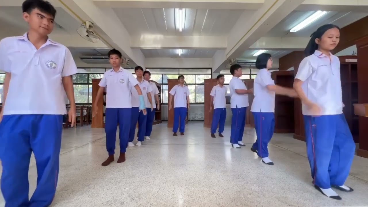 ส่งงานนาฏศิลป์ เพลงในน้ำมีปลา ในนามีข้าว ชั้น ม.๓/๒