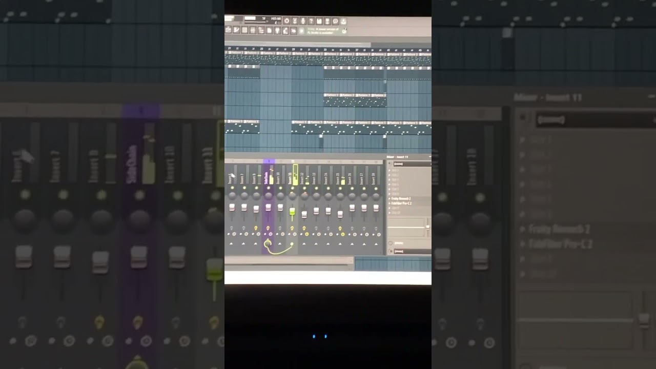 terminando unos beats para subir al canal 🎹⚡️ 