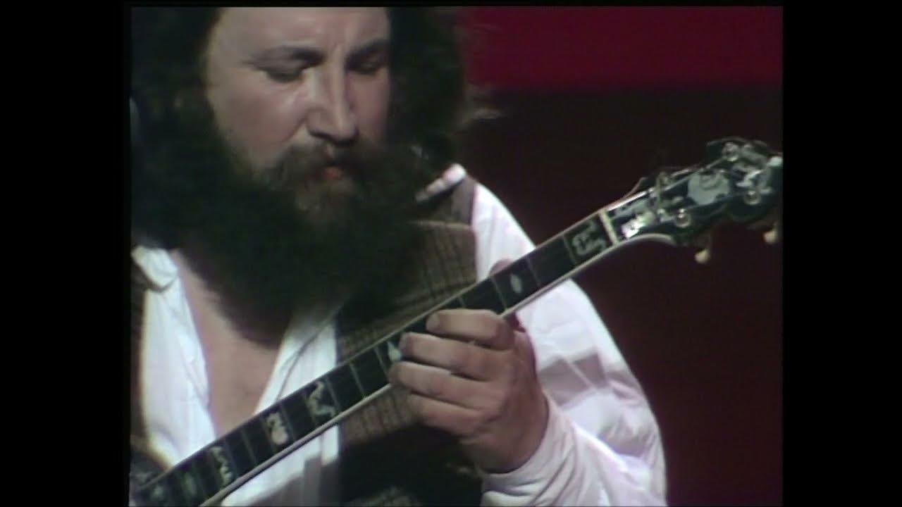 Carrickfergus - The Dubliners featuring Barney McKenna Carrickfergus - The Dubliners featuring Barney McKenna