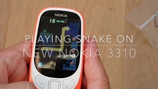 Playing snake on the new Nokia 3310 Resimi